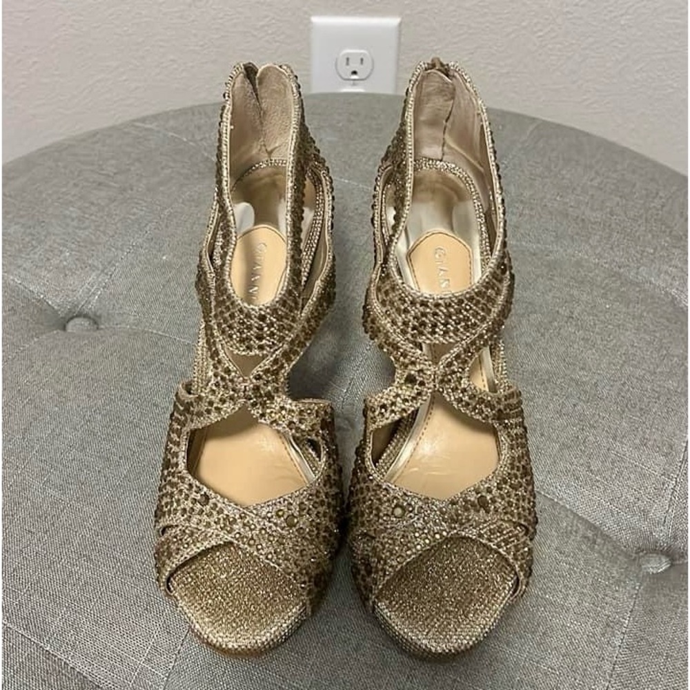 Gold Gianni Bini - Size 8.5 - Heels & Exterior EUC - Bottoms show ware
